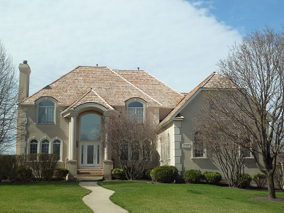 The Pros and Cons of Cedar Shake Roofing: Is it the Right Choice for Your Home?